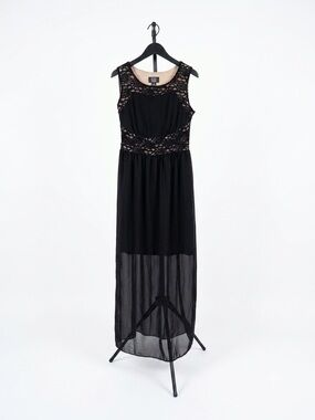 Enfocus Studio Black Lace
Chiffon Maxi Dress